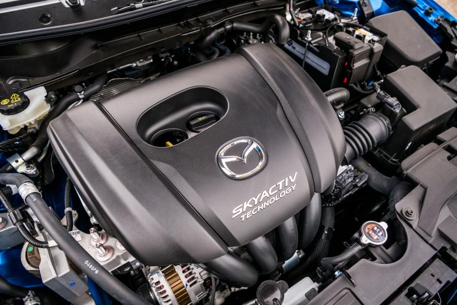 Моторный отсек Mazda2 Tech Edition (DJ) 2017 года  (UK) (фото 23 из 35)